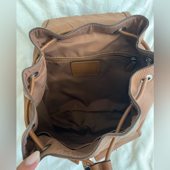 Pebbled leather, large,Coach turnlock Rucksack backpack in saddle brown. - Picture 6 of 9